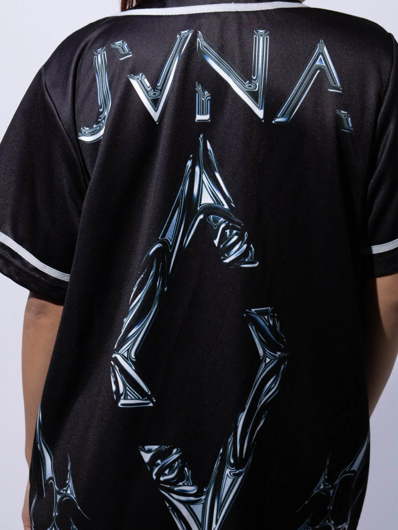 Sure! Please provide me with the original title of the product Chrome Jersey, and Ill optimize it for you with modifiers.