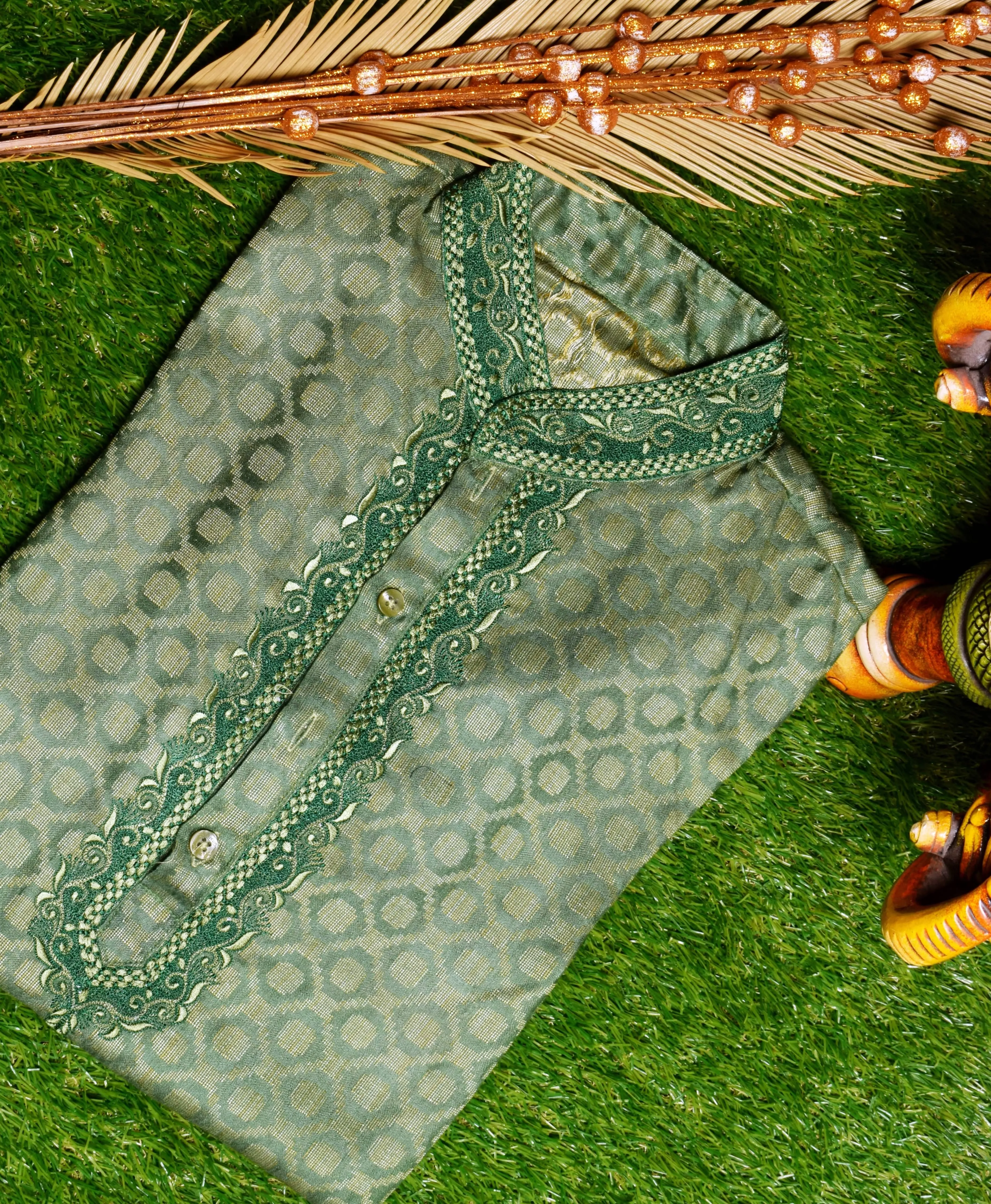 Green Cotton Silk Embroidered Kurta