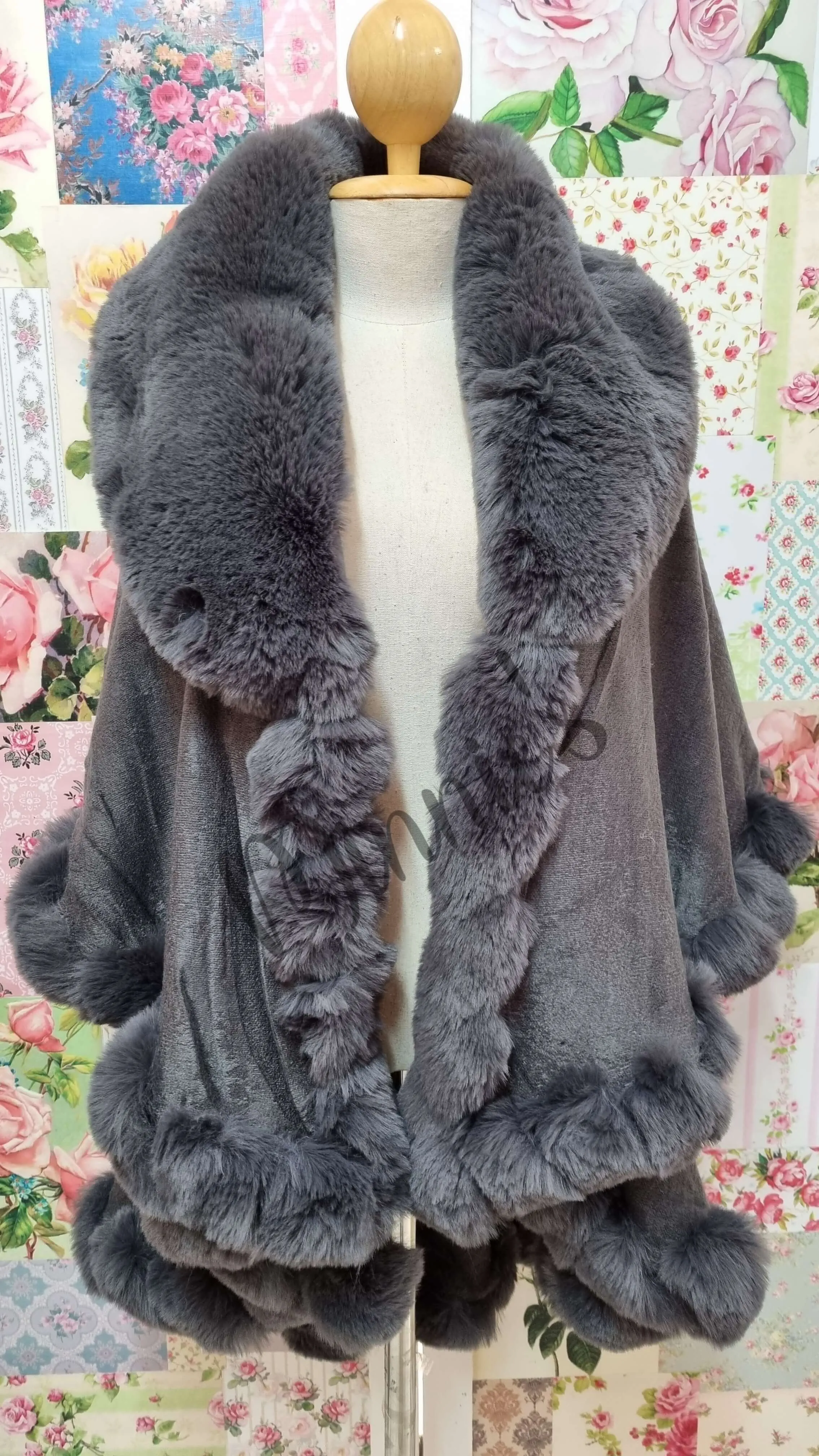 Grey Knitted Cloak FW021