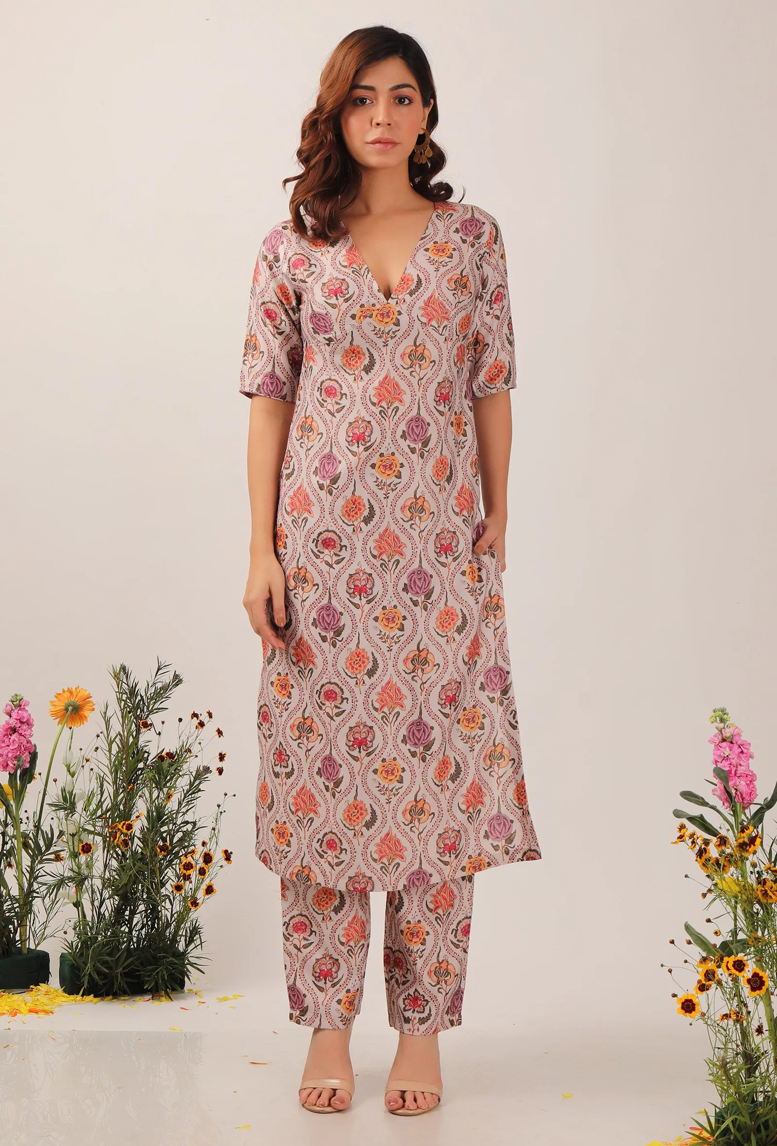 Set Of 3: Airi Floral Chintz Straight Kurta With Narrow Fit Pants & Mustard Organza Tasseled Dupatta